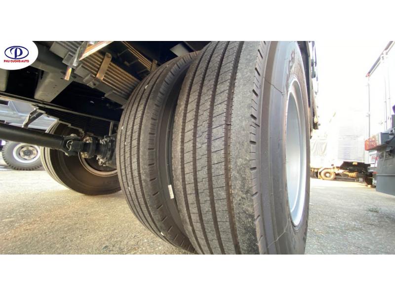 FAW 8.1 TẤN – THÙNG KÍN 8.3M