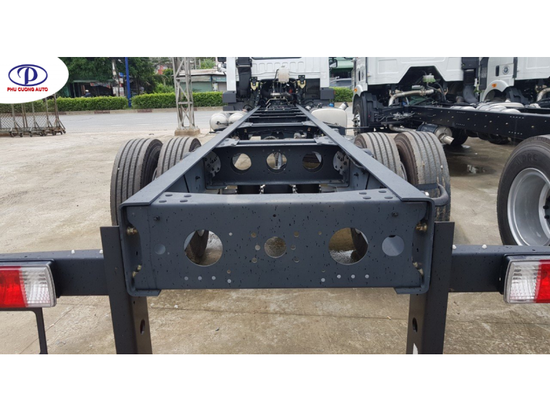 FAW 8.1 TẤN – THÙNG KÍN 8.3M