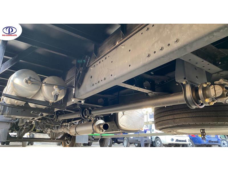 FAW 8.1 TẤN – THÙNG KÍN 8.3M